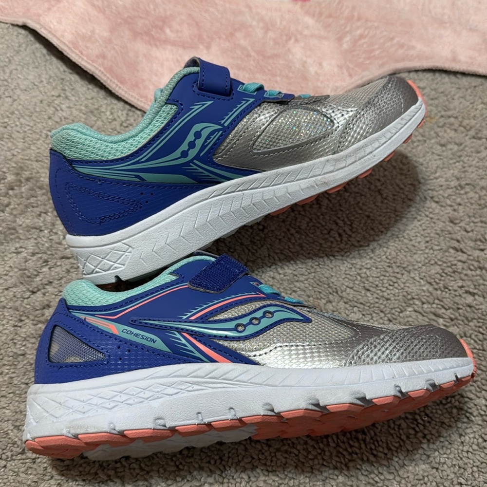 Saucony Girls sz 3.5 (one use)